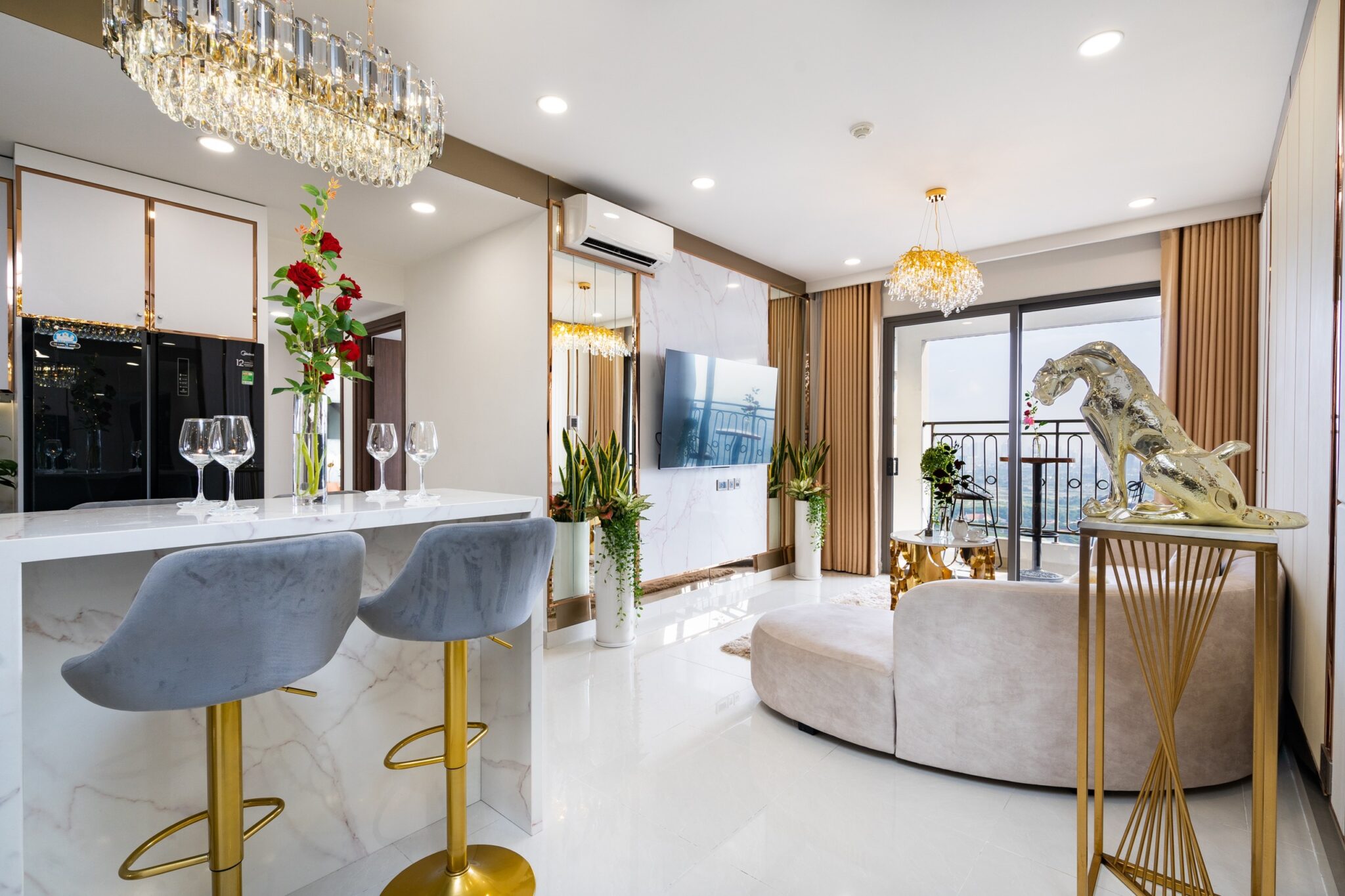 Design of 2-bedroom apartments in District 4 Saigon Royal