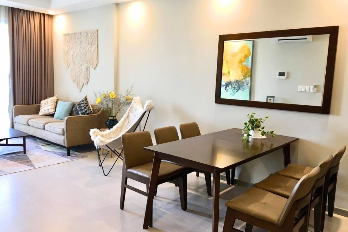 Chairs, sofas, cabinets, beds,... have smooth surfaces