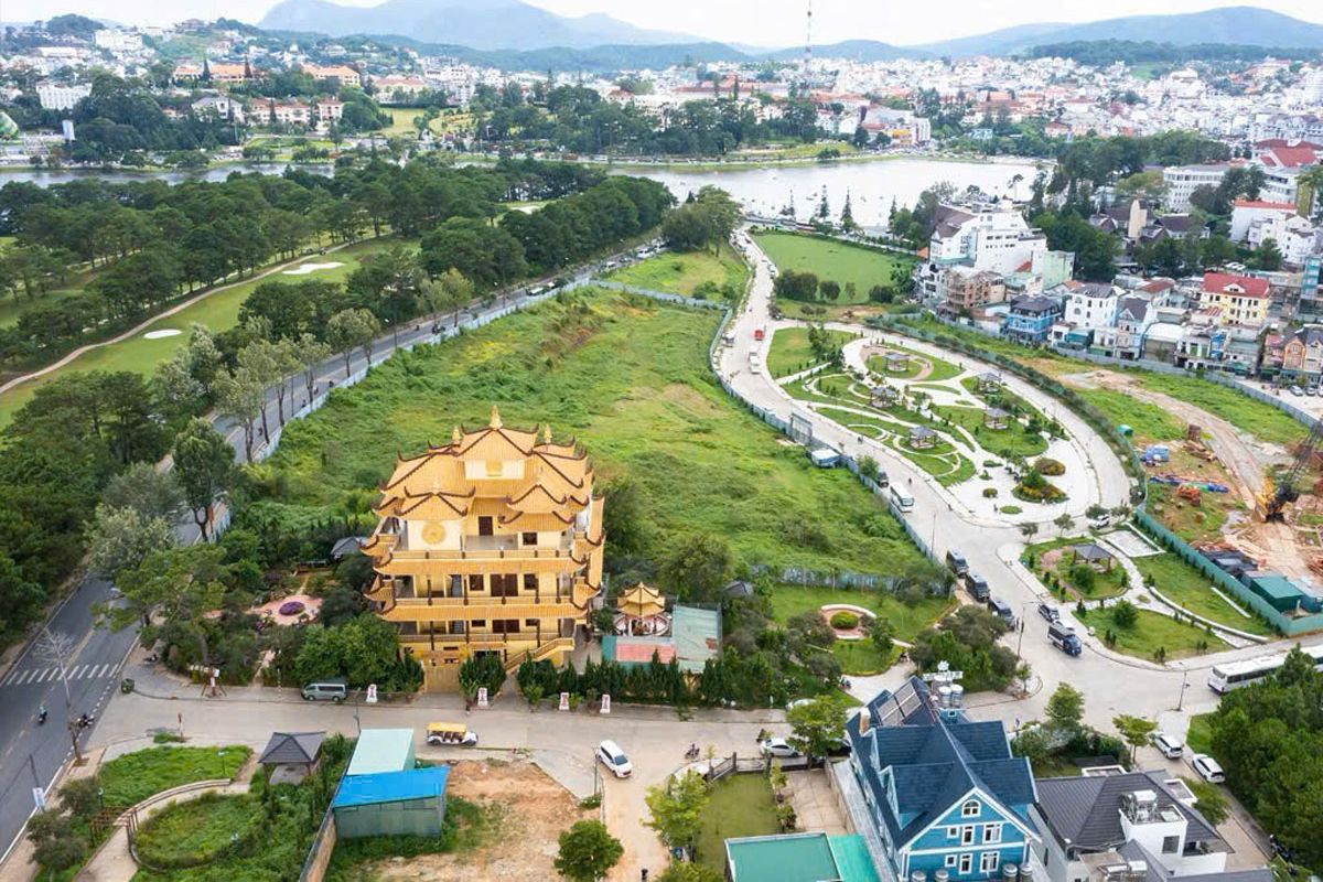 Haus Da Lat owns a golden location