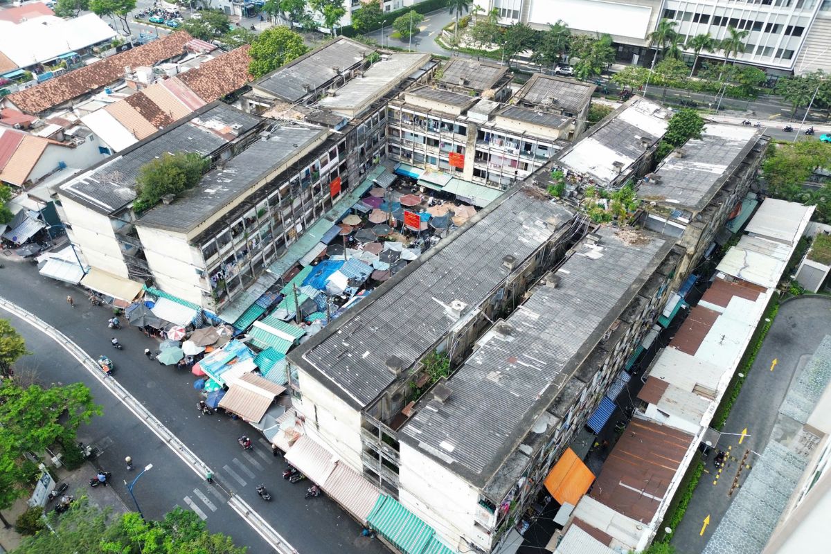 Overview of Vinh Hoi apartment right at Ong Lanh bridge