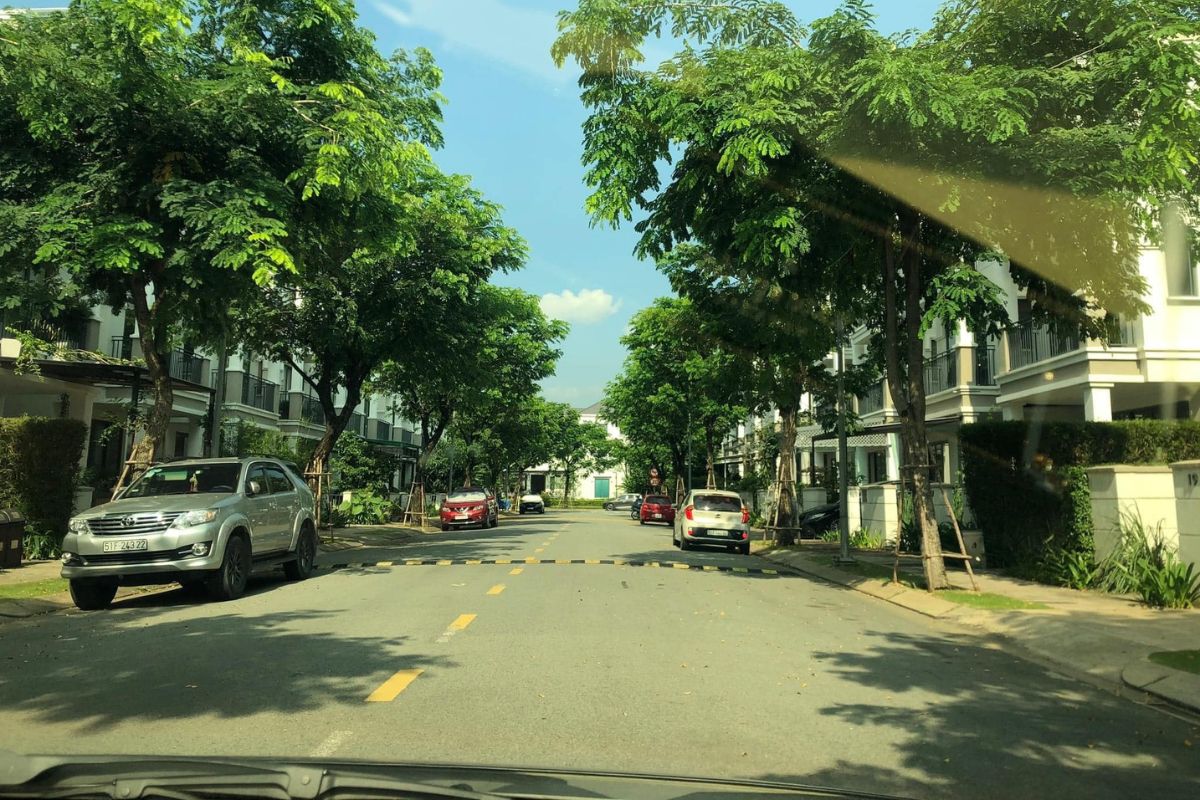 Lavila Kien A frontage road