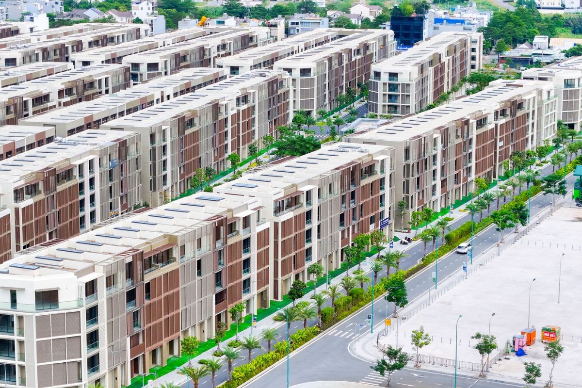 Soho The Global City shophouse