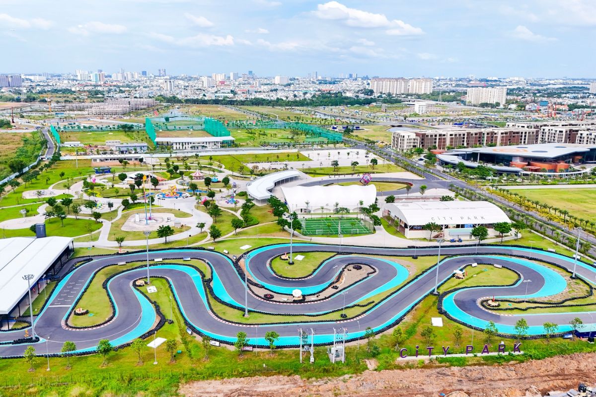 Internal race track