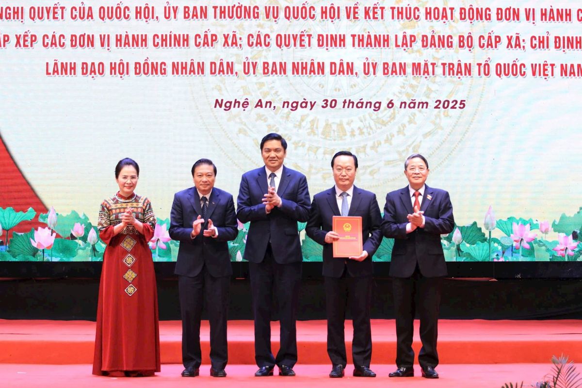 Awarding Resolution No. 1678/NQ-UBTVQH 15 dated June 16, 2025 on Nghe An reduced to 130 communes and wards